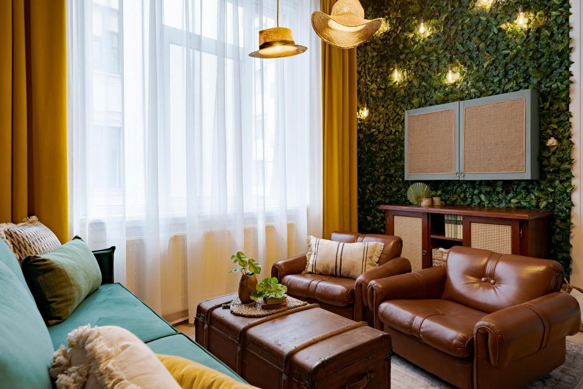 Jungle Aesthetics Downtown Apartman Aircon And Garage Parking Budapest Exterior foto